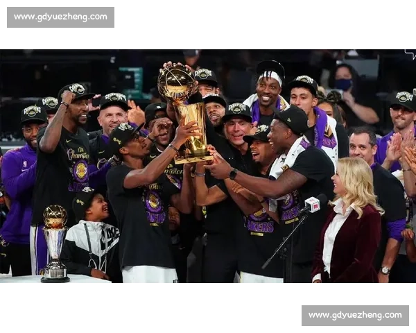 三队封神！詹姆斯 FMVP，湖人 17 冠追平历史