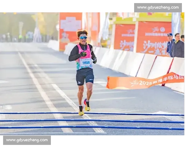 丝路千年韵 奔跑新敦煌 ——2025 敦煌半马开赛